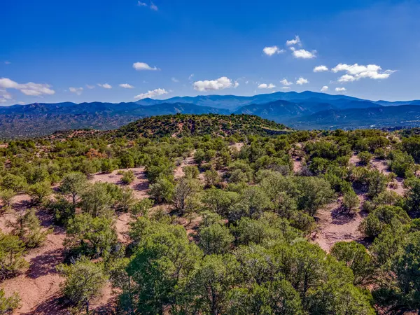 Santa Fe, NM 87501,56 Tesuque Ridge