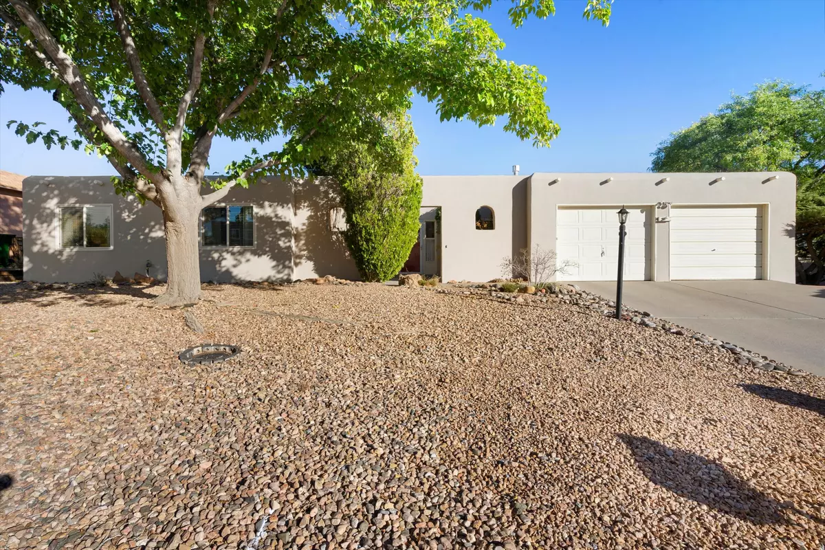 Rio Rancho, NM 87124,816 OREJA DE ORO DR SE