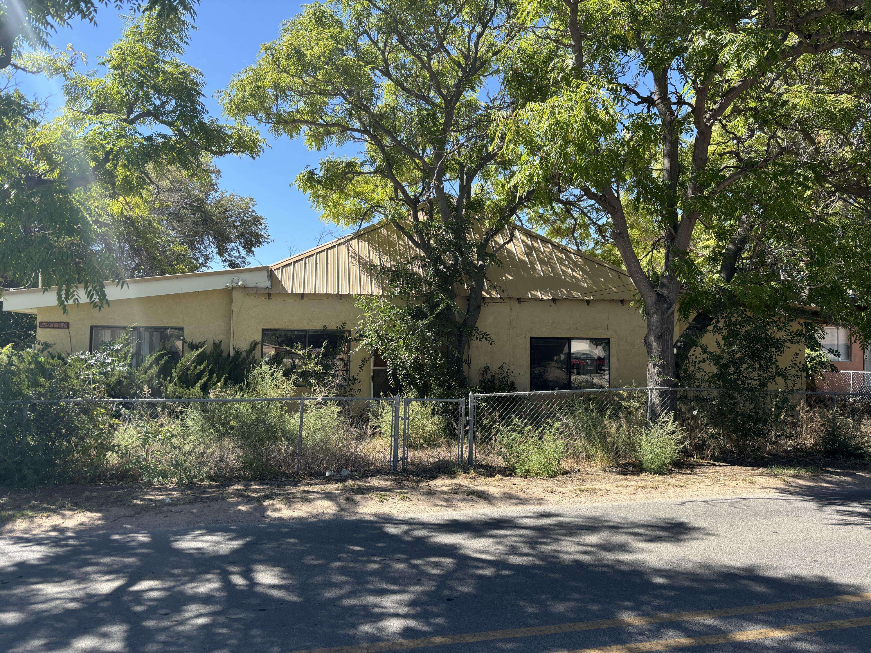 Belen, NM 87002,915 GABALDON RD