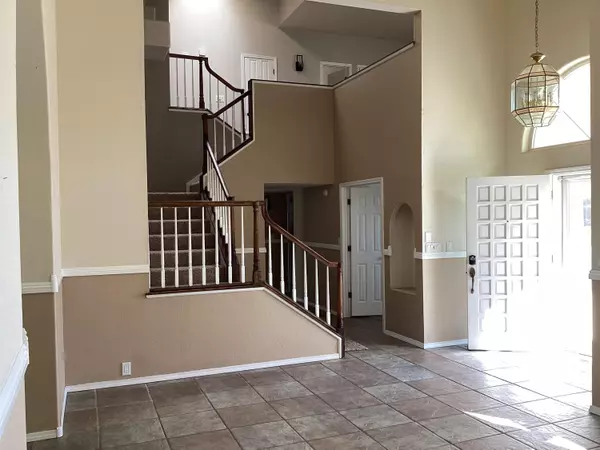 Albuquerque, NM 87111,12305 LA VISTA GRANDE DR NE