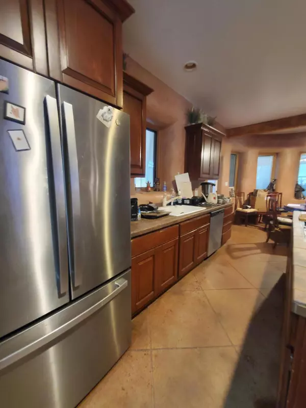 Los Lunas, NM 87031,450 HATHAWAY CIR