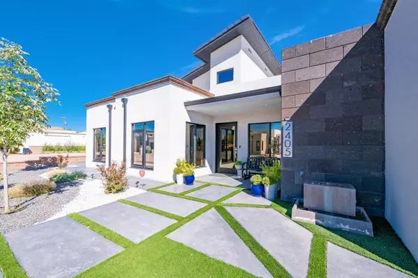 Albuquerque, NM 87104,2405 VIA VILLEGAS RD