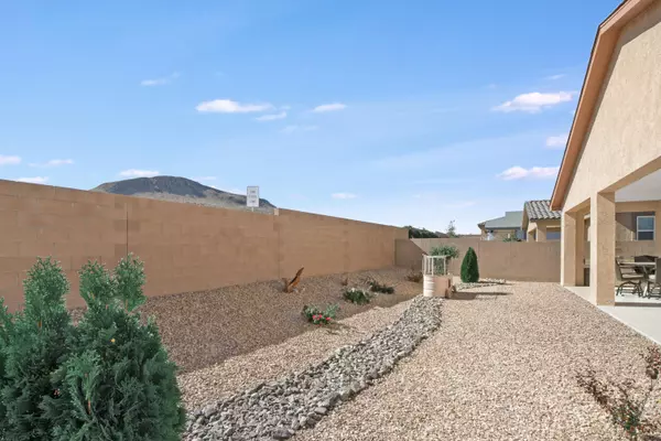 Los Lunas, NM 87031,590 RIO CHAMA CIR SW