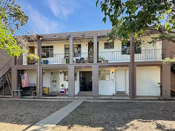 300 RHODE ISLAND ST SE, Albuquerque, NM 87108