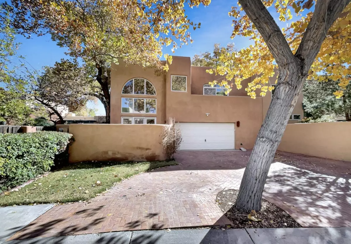 Albuquerque, NM 87104,2908 CALLE GRANDE NW