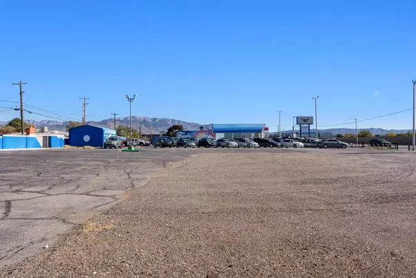 Albuquerque, NM 87110,6901 Lomas BLVD NE
