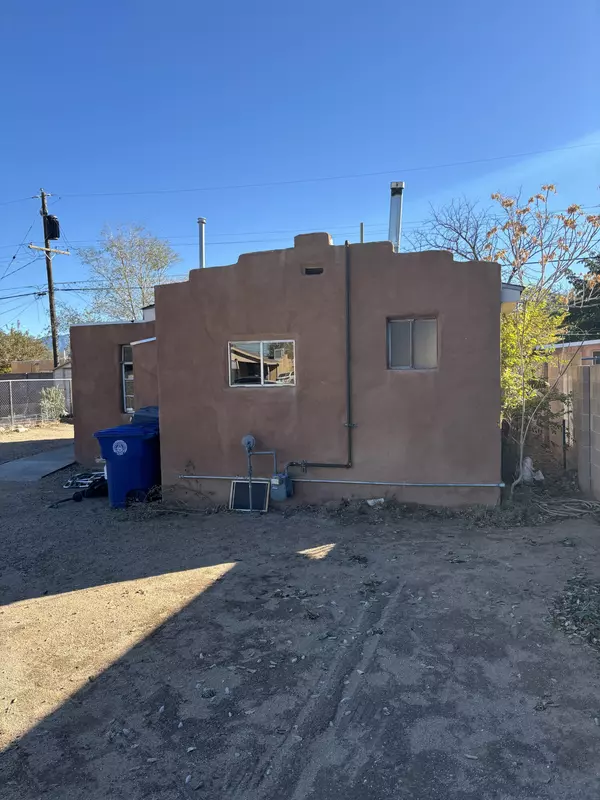 Albuquerque, NM 87108,420 ALCAZAR ST NE