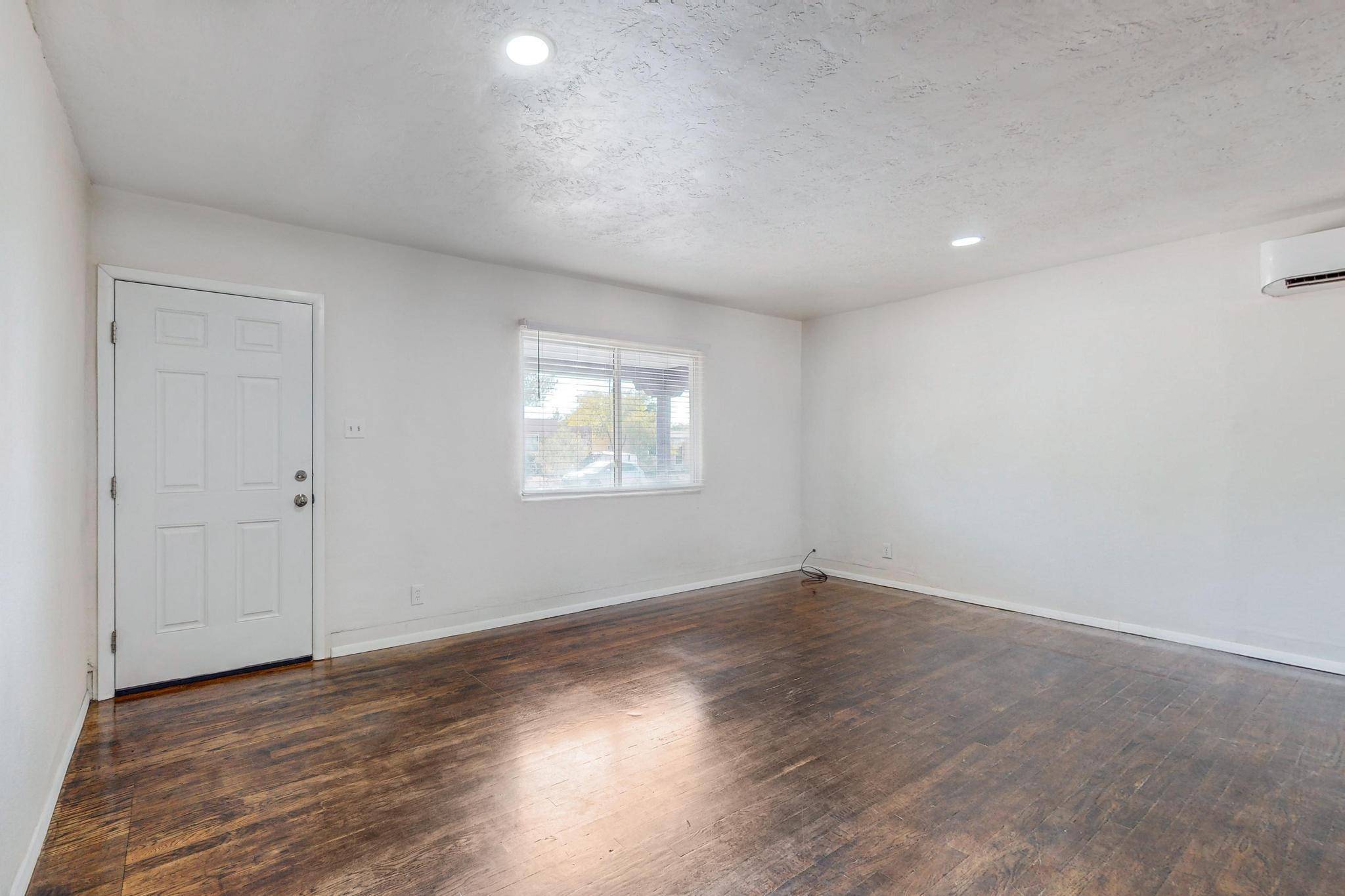 Albuquerque, NM 87106,2731 SANTA CRUZ AVE SE