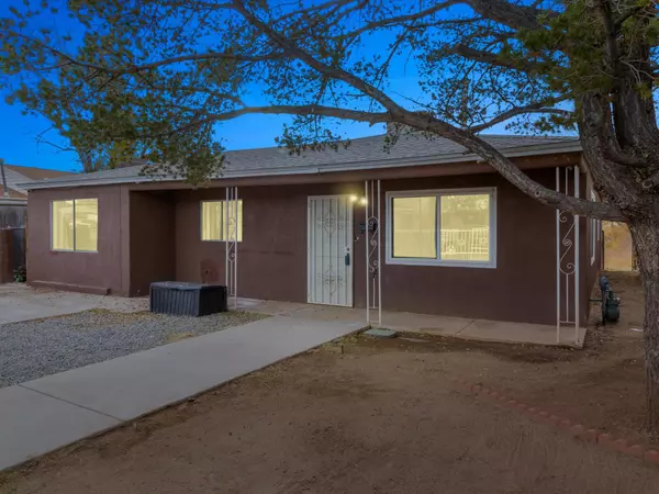 205 GLORIETA ST NE, Albuquerque, NM 87123