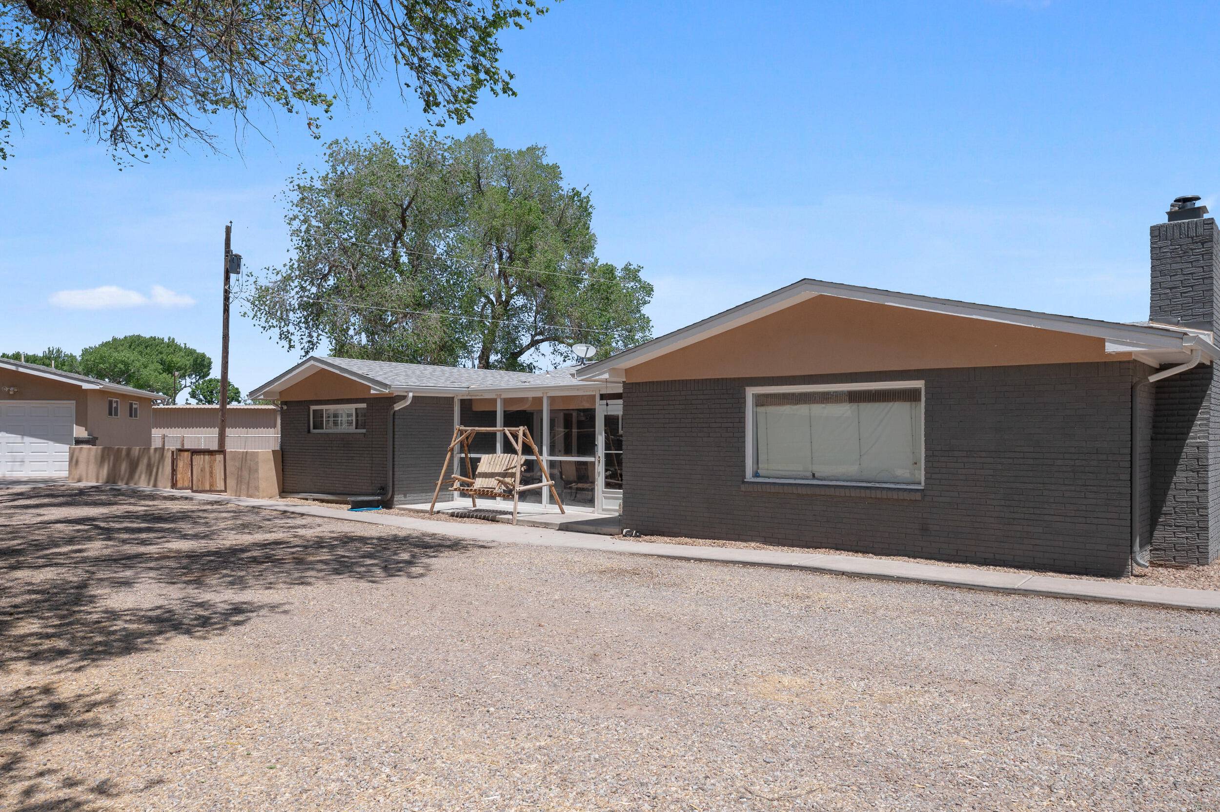 Bosque Farms, NM 87068,550 ESPERANZA DR