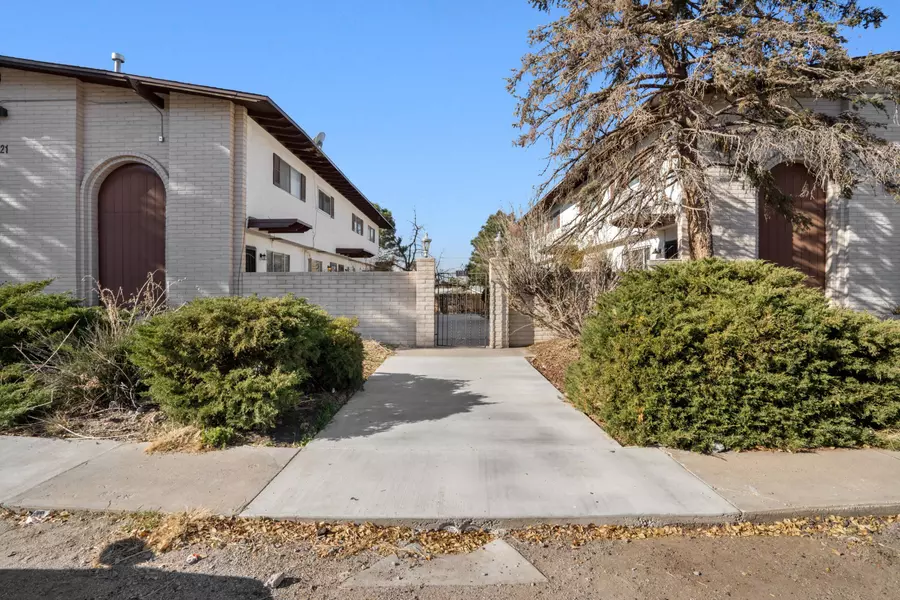 1121 CHELWOOD PARK BLVD NE #8, Albuquerque, NM 87112