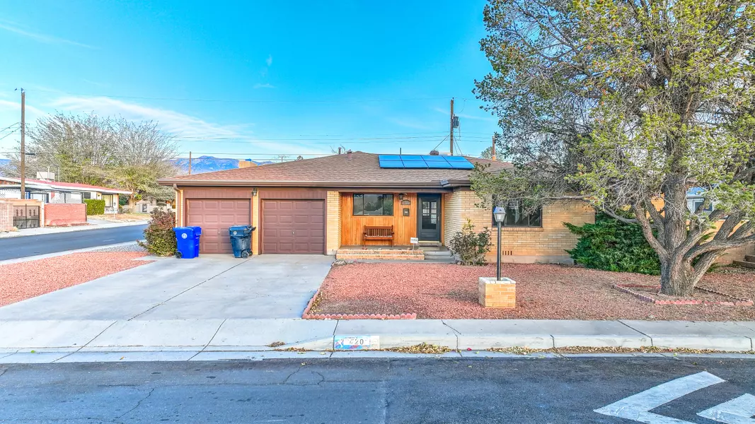 420 ALVARADO DR NE, Albuquerque, NM 87108