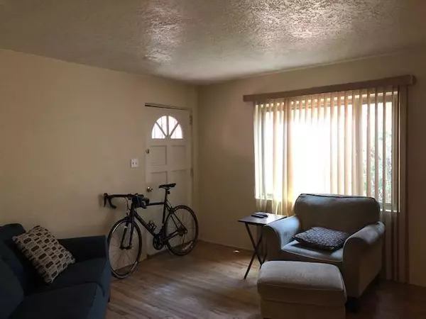 Albuquerque, NM 87106,1714 Coal PL SE