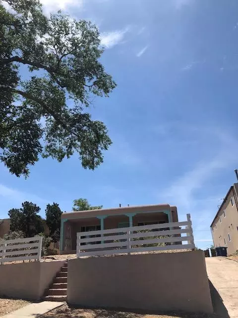 Albuquerque, NM 87106,1714 Coal PL SE