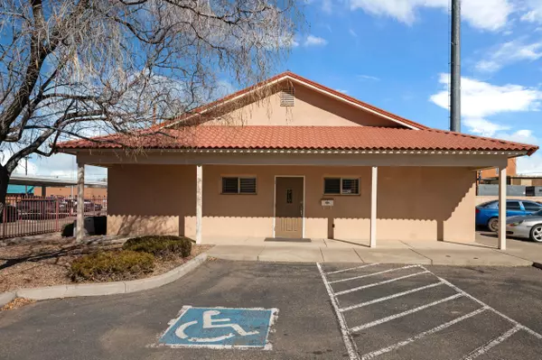 533 Washington St NE, Albuquerque, NM 87110