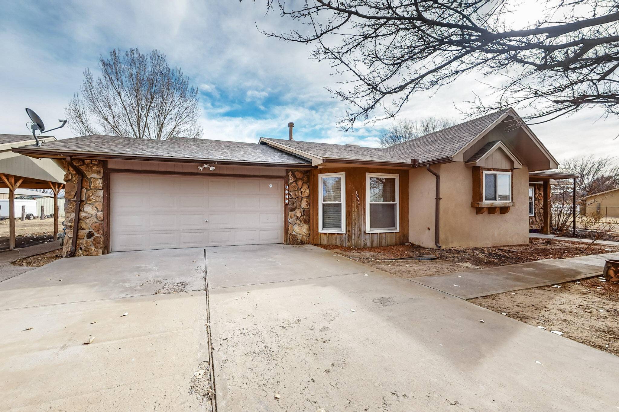Bosque Farms, NM 87068,1075 MCNEW LN