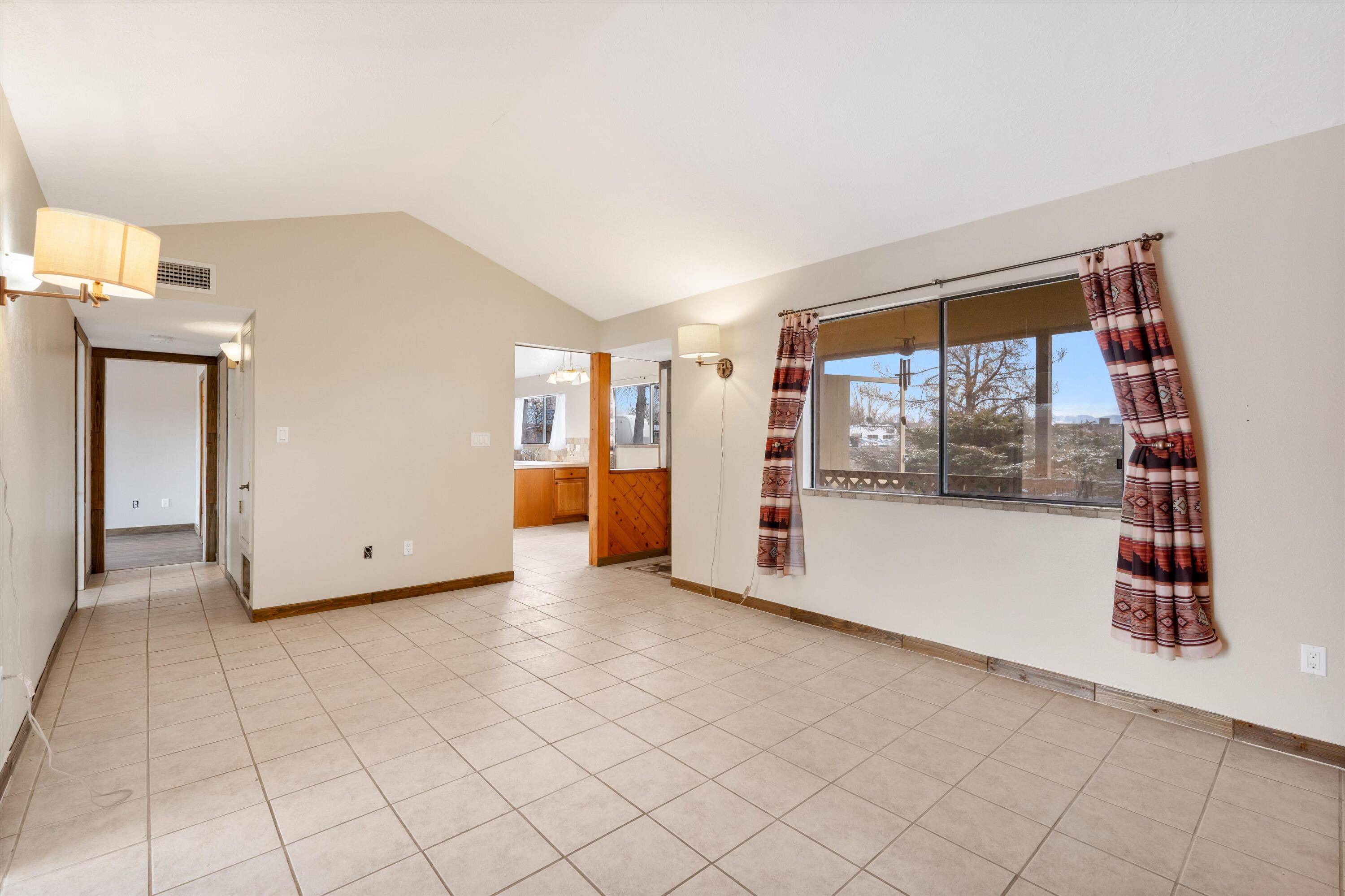 Rio Rancho, NM 87124,392 ALDA RD SE