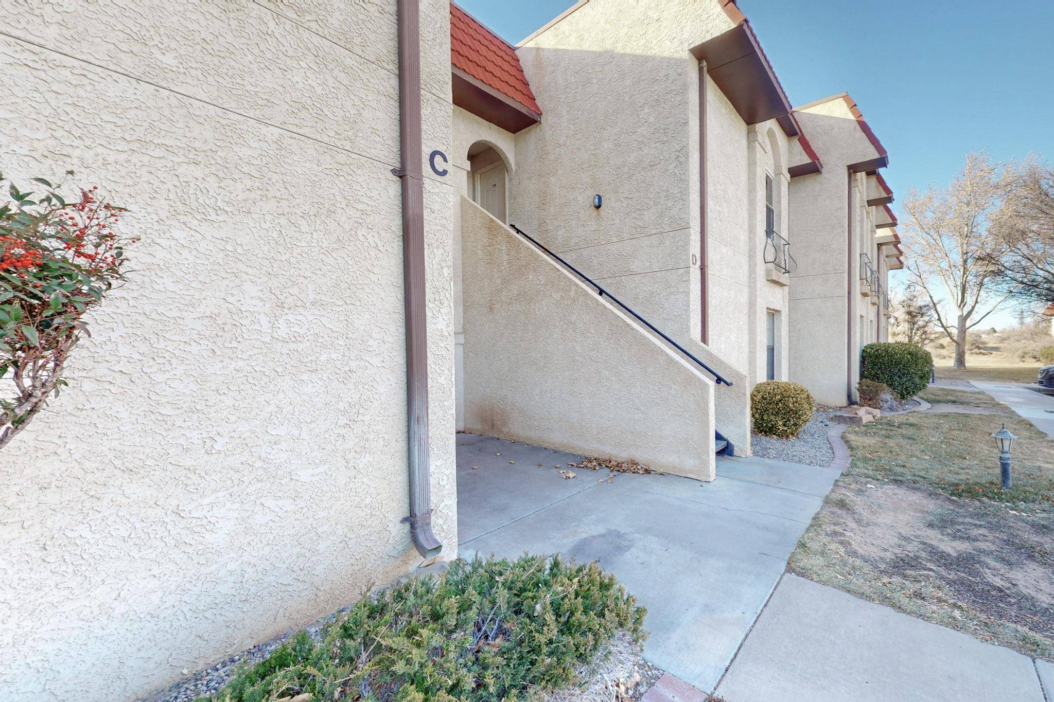 Rio Rancho, NM 87124,839 COUNTRY CLUB DR SE #2D