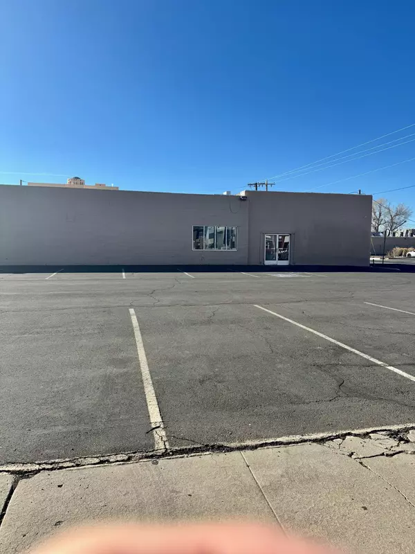 Albuquerque, NM 87102,1018 4TH ST NW