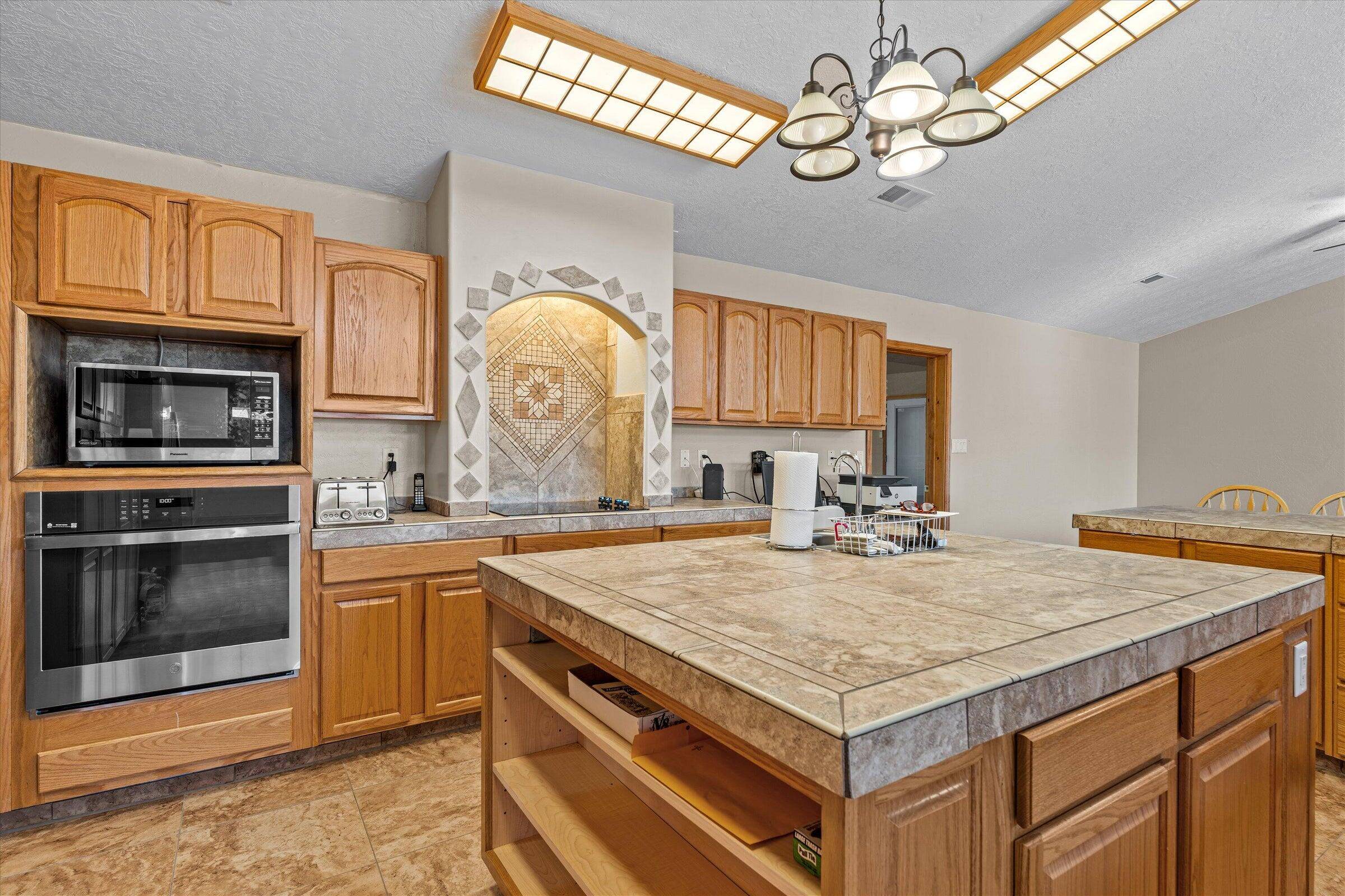 Corrales, NM 87048,1200 CAMINO HERMOSA