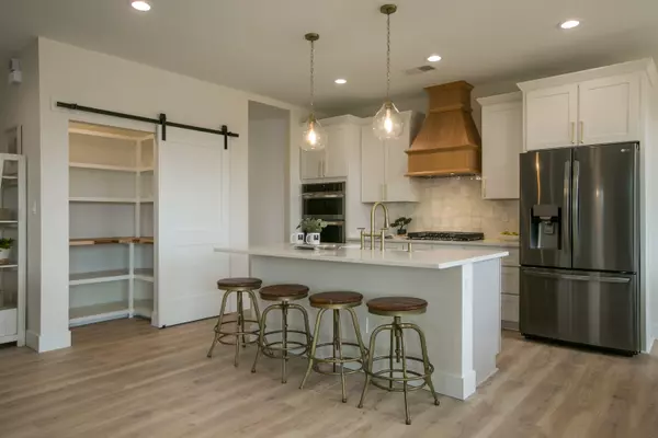 130 Nicky LN, Corrales, NM 87048