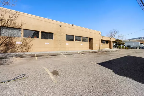 Albuquerque, NM 87111,2511 UTAH ST NE