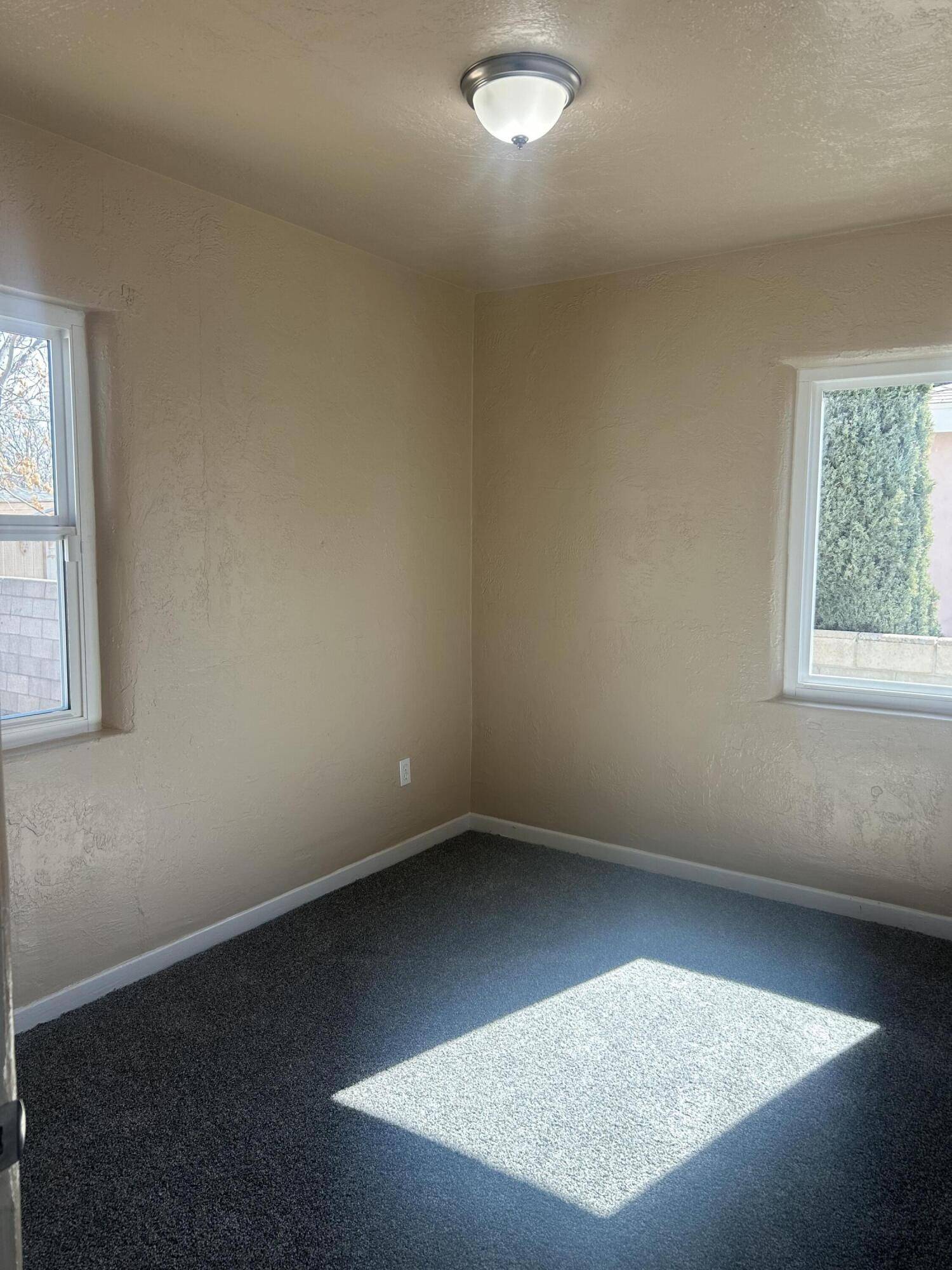 Albuquerque, NM 87105,548 60TH ST NW