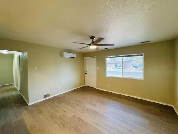 Albuquerque, NM 87112,1025 LUTHY CIR NE