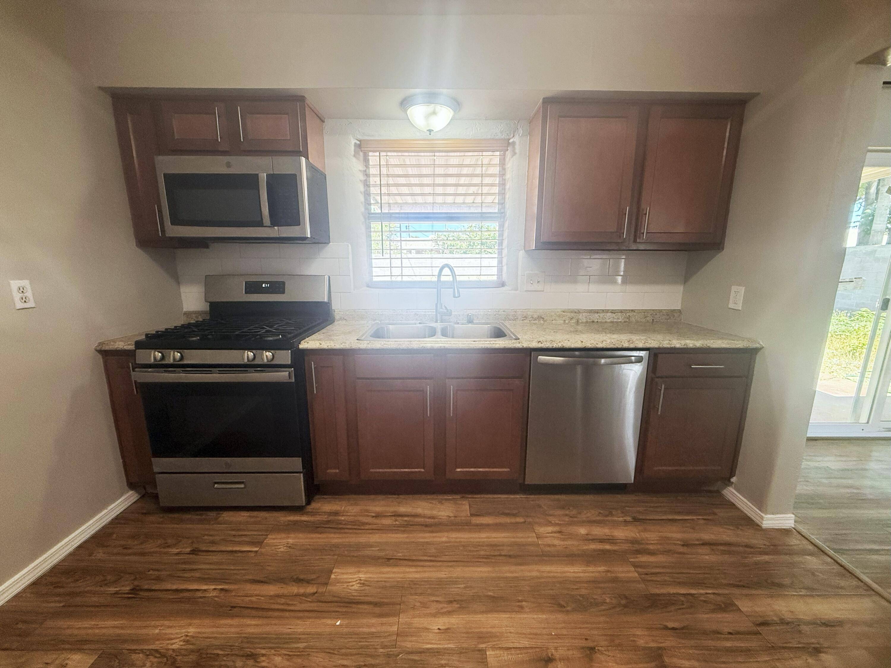 Albuquerque, NM 87108,204 LAGUAYRA DR NE