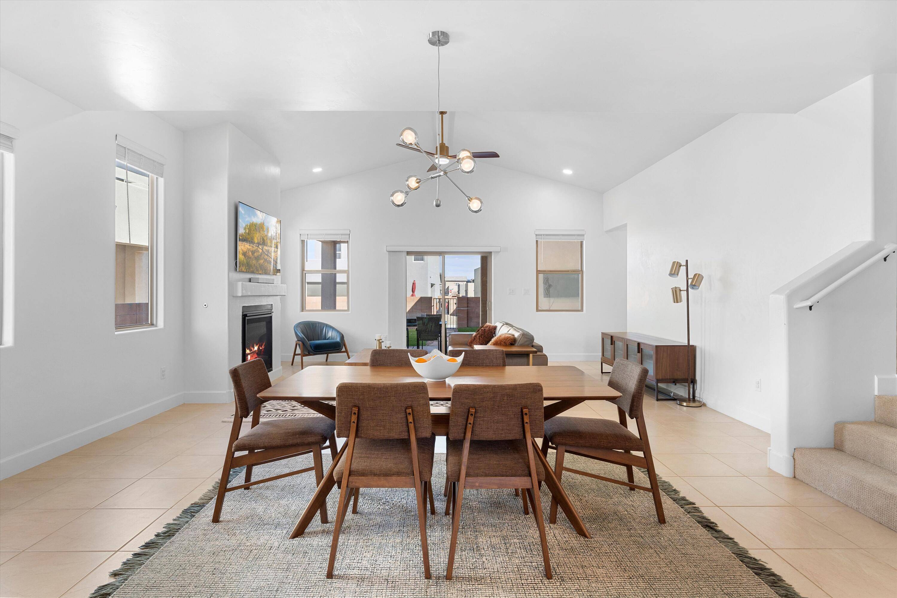 Albuquerque, NM 87106,6052 NAUMAN DR SE