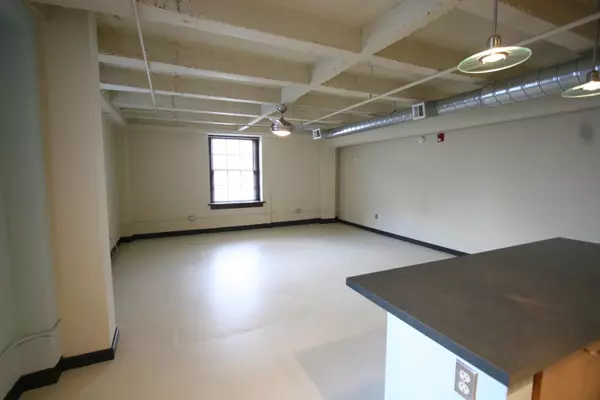 Albuquerque, NM 87102,300 TIJERAS AVE NE #212