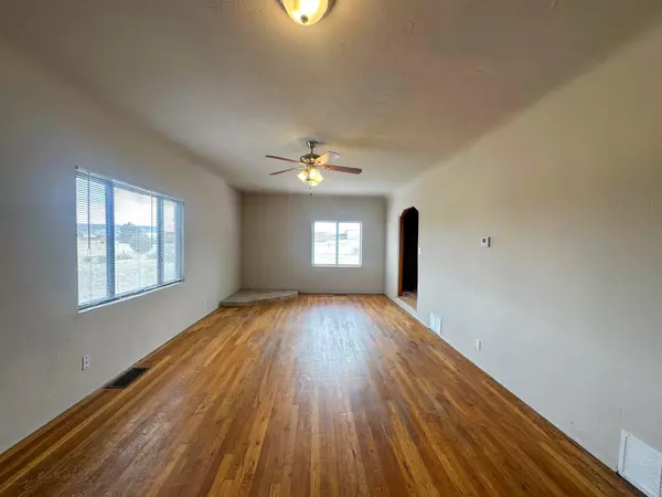 Edgewood, NM 87015,13 CHAVEZ LN