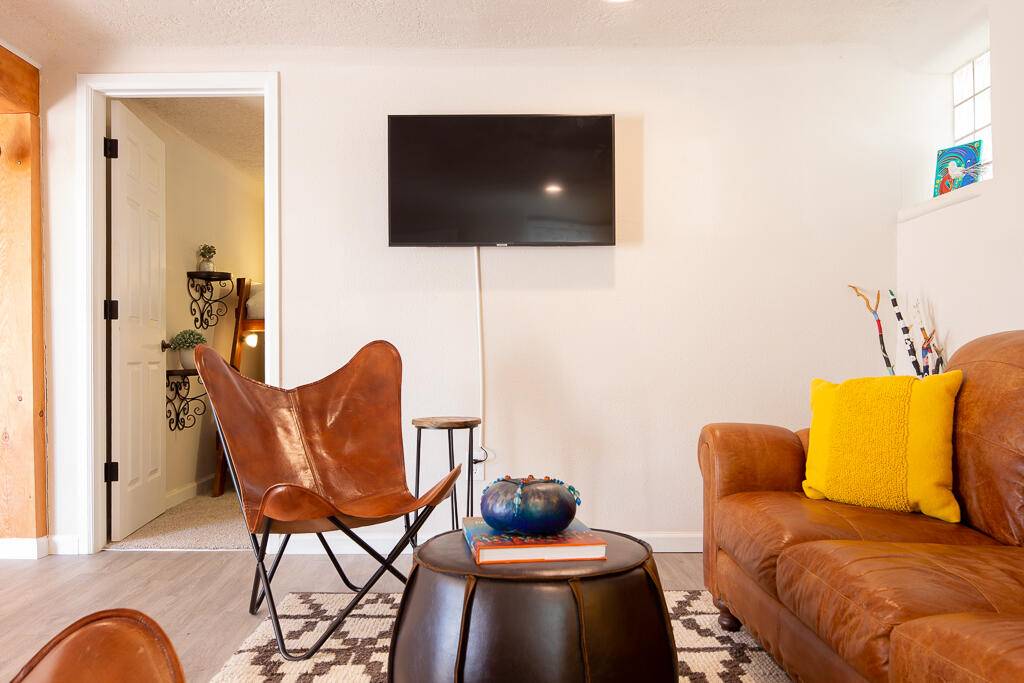 Albuquerque, NM 87104,1305 15th ST NW #B
