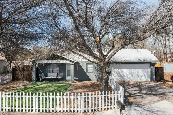 920 Juan de Jesus CT NE, Los Lunas, NM 87031