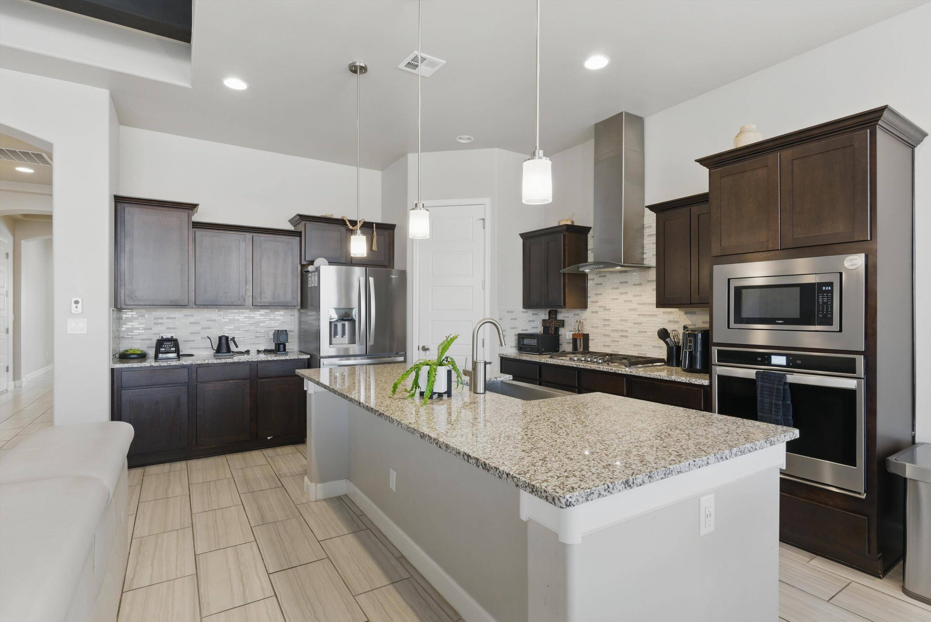 Rio Rancho, NM 87144,6913 Cleary LOOP NE