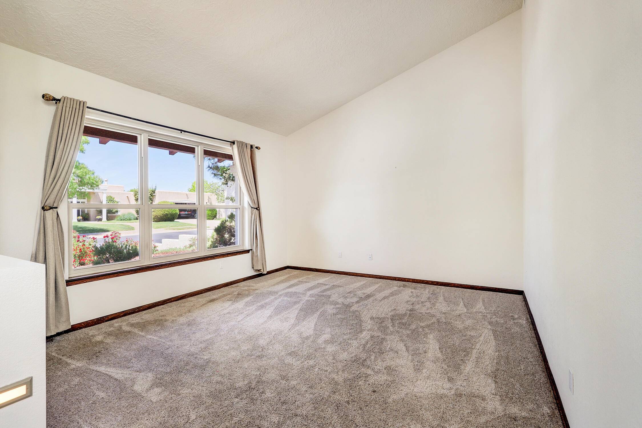 Albuquerque, NM 87111,6000 Papaya PL NE