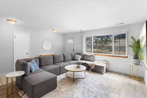 Albuquerque, NM 87111,10217 Santa Paula AVE NE