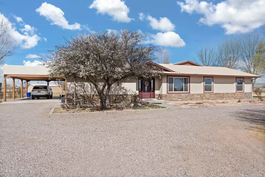 69 MIDWAY RD, Lemitar, NM 87823