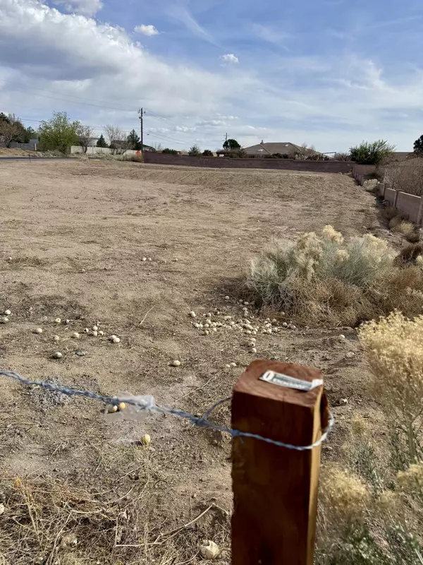 Albuquerque, NM 87122,9008 EAGLE ROCK AVE NE