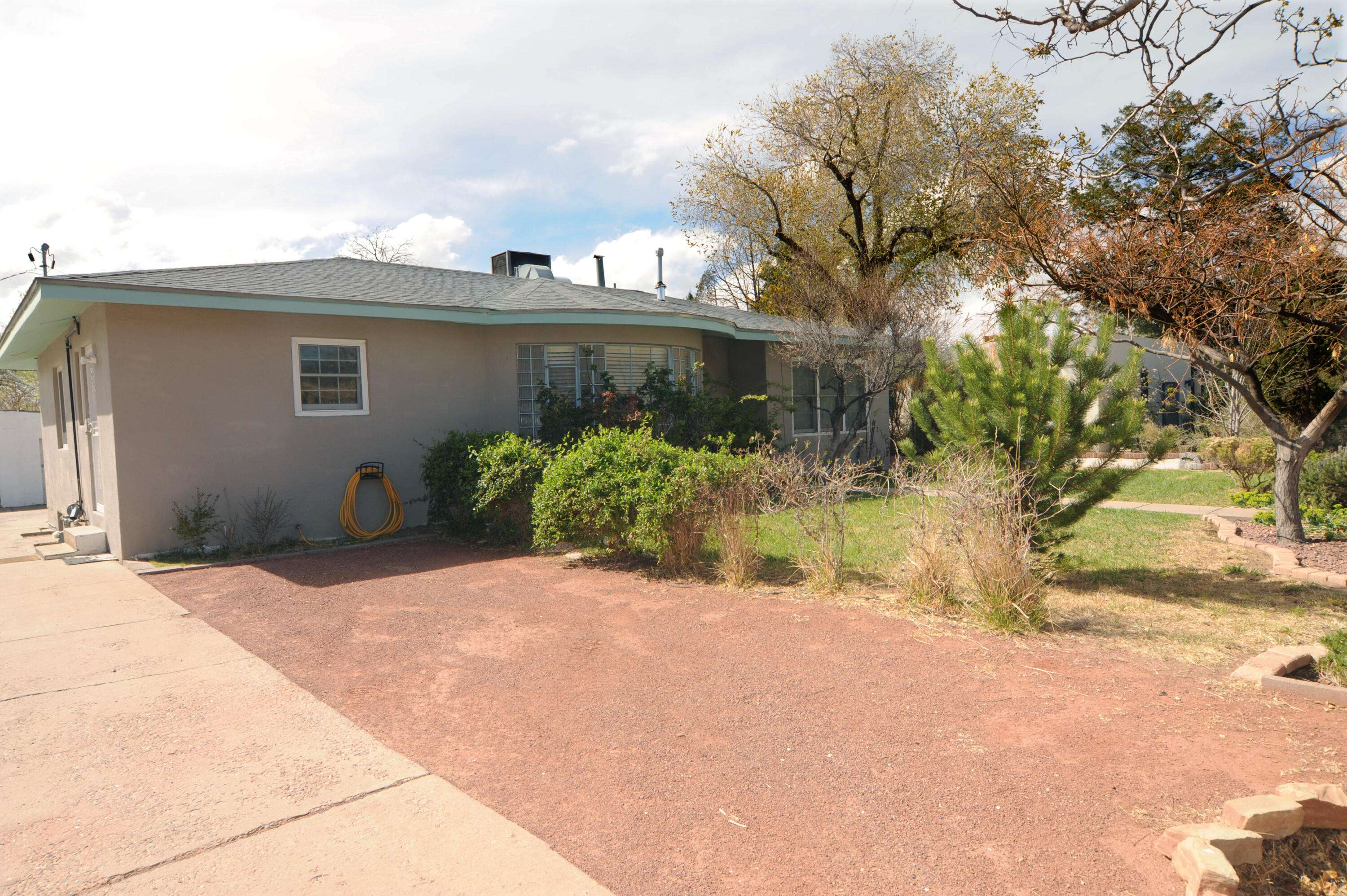 Albuquerque, NM 87106,611 CARLISLE BLVD SE