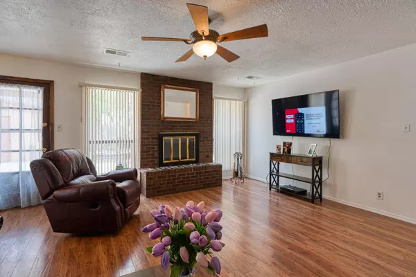 Albuquerque, NM 87104,1706 ZICKERT PL NW