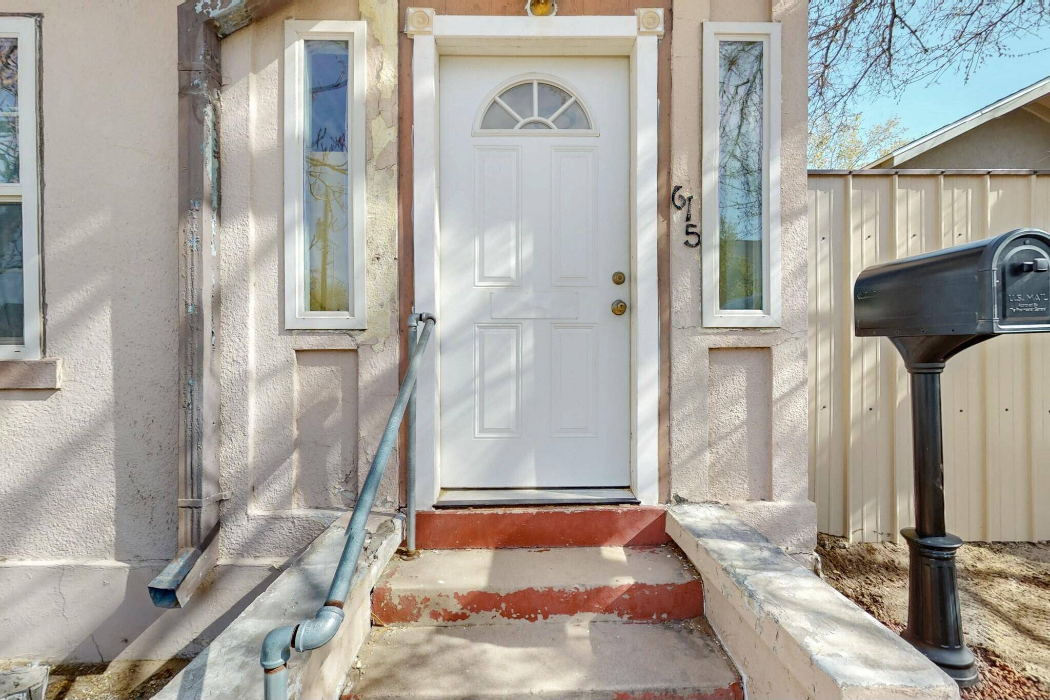 Albuquerque, NM 87102,615 LEAD AVE SE