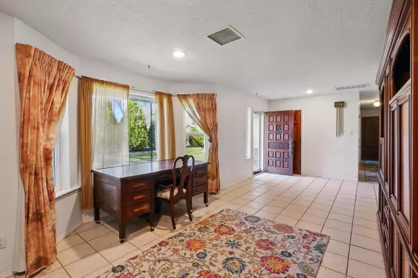 Los Lunas, NM 87031,6 AVENIDA ALEGRE