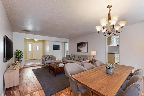 Albuquerque, NM 87110,3708 VERMONT ST NE