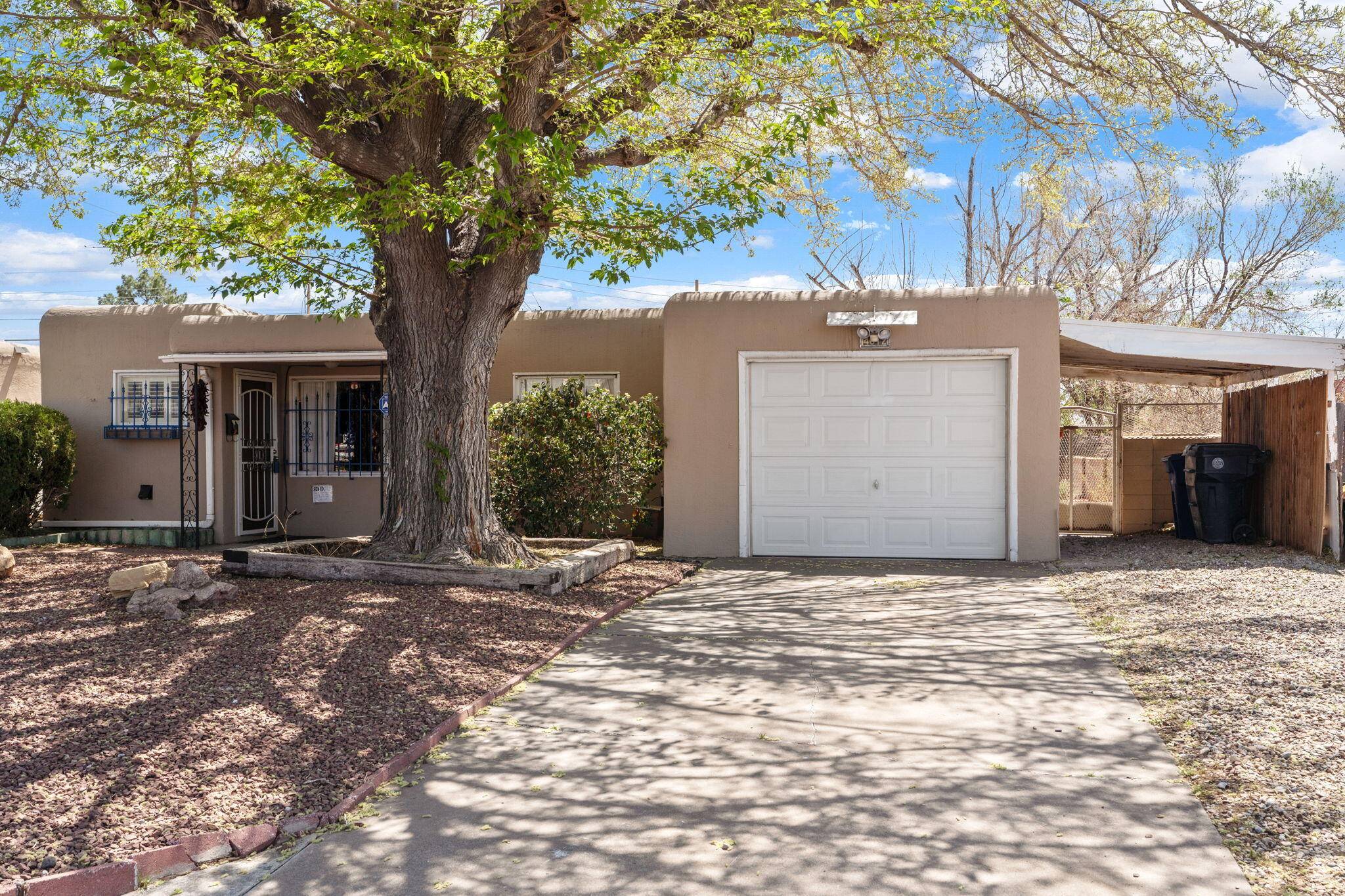 Albuquerque, NM 87110,4012 COMANCHE RD NE