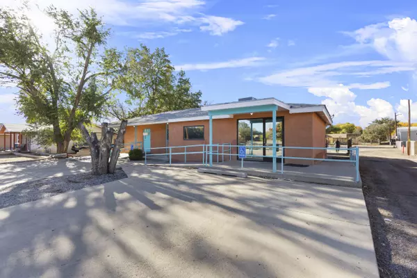 Los Lunas, NM 87031,127 SANDOVAL RD SW