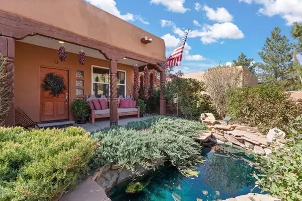 8913 ORTEGA CT, Los Ranchos, NM 87114