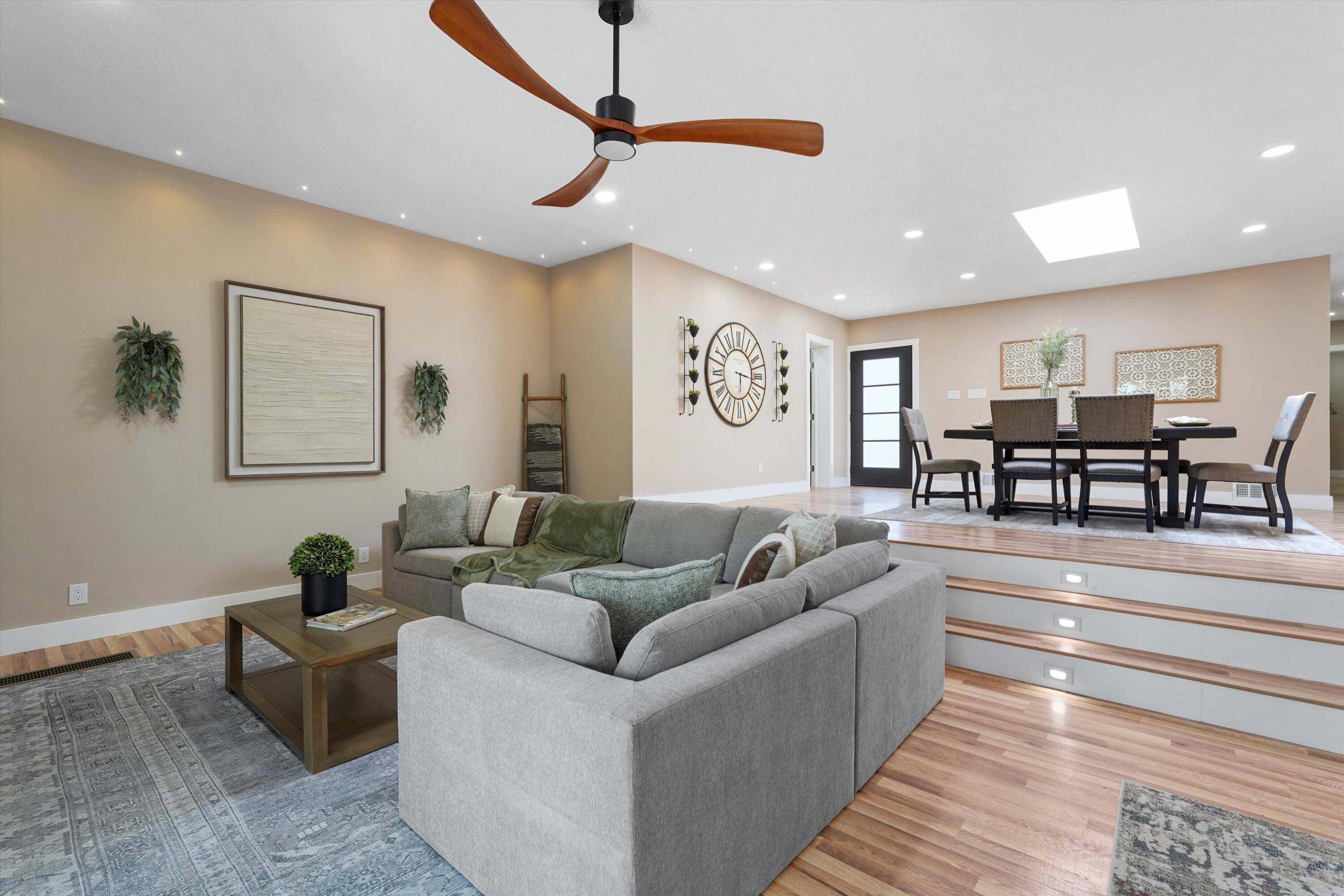 Albuquerque, NM 87106,2615 VISTA LARGA AVE NE