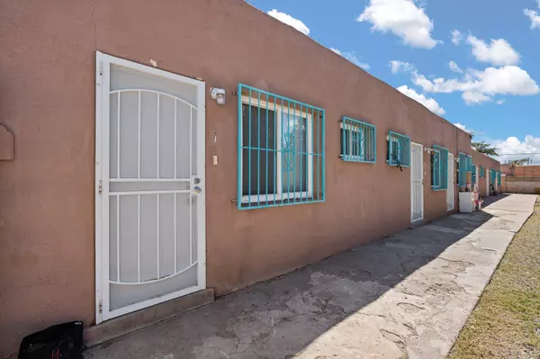 Albuquerque, NM 87108,525 MESILLA Street SE