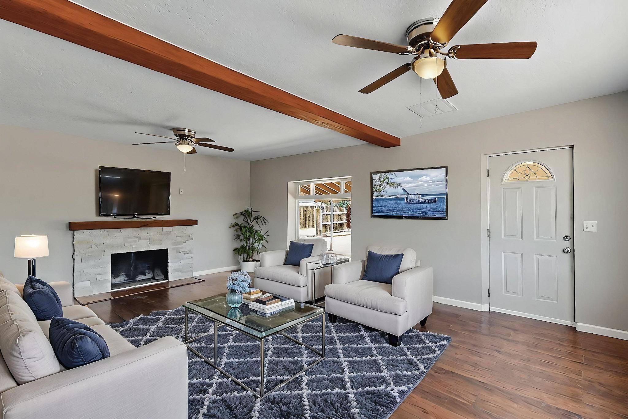 Albuquerque, NM 87105,2215 TAPIA BLVD SW